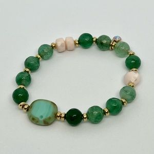 Hand crafted emerald green stretch bracelet